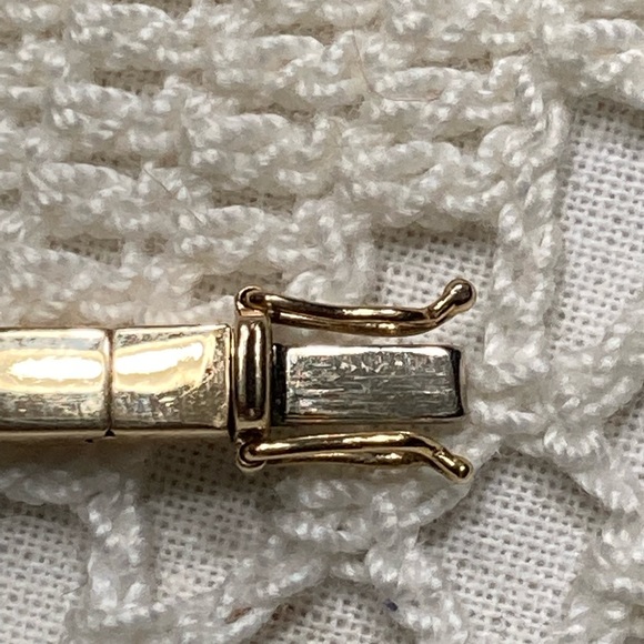 14K Beautiful and unique solid link diamond bracelet - Picture 11 of 13